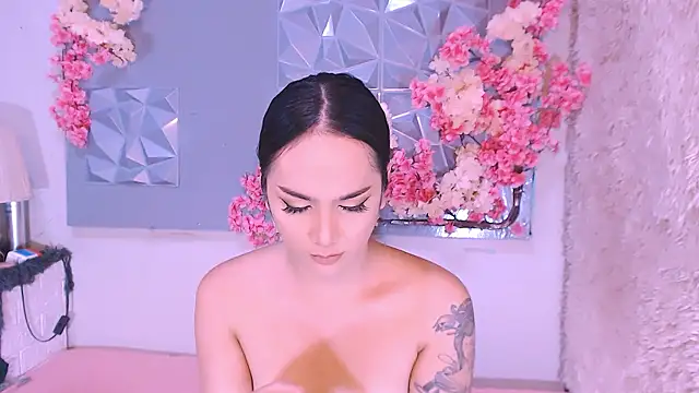 Snapshot of Oriental_Tiara chatting on 01/11/26, 05:36 Oriental Tiara online show from 01/11/26, 05:36