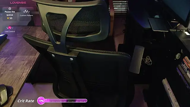 Snapshot of cabinda252 chatting on 09/11/25, 10:10 cabinda252 online show from 09/11/25, 10:10