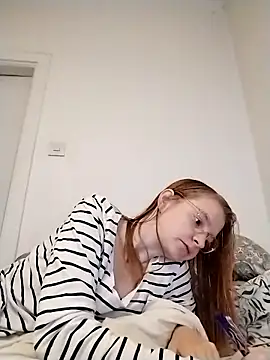 Snapshot of jannis1992 chatting on 09/17/25, 04:03 jannis1992 online show from 09/17/25, 04:03