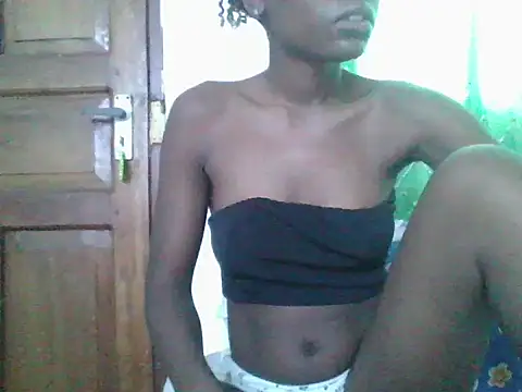 sweetchic  online show from 10/28/25, 10:03