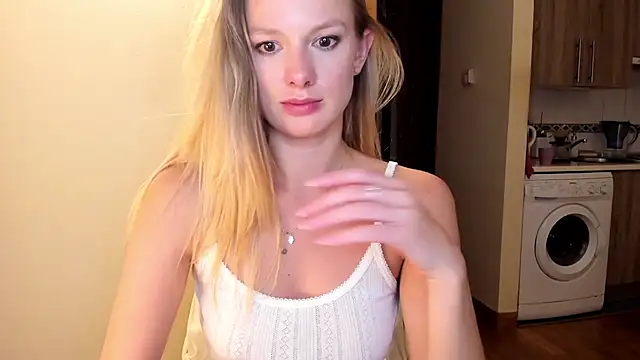 Annloveyou online show from 11/18/25, 09:29