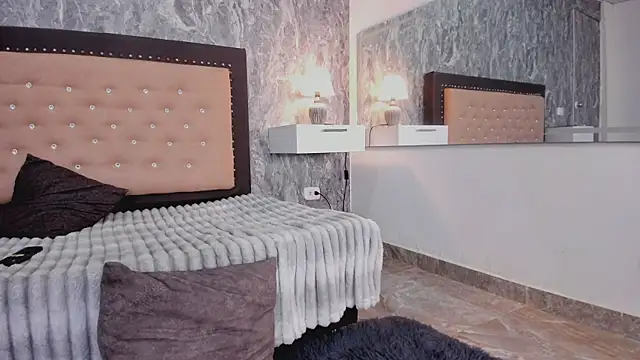 Snapshot of Lia_sarahi chatting on 11/24/25, 11:43 Lia sarahi online show from 11/24/25, 11:43