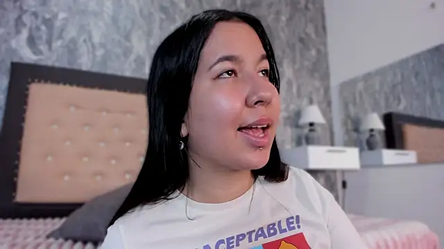 Lia sarahi online show from 10/05/25, 11:45