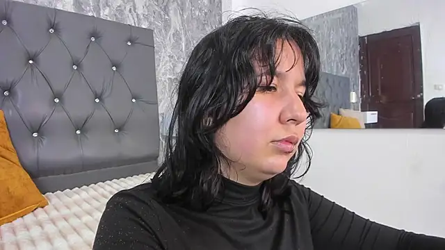 Lia sarahi online show from 02/25/26, 11:43