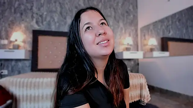 Lia sarahi online show from 10/18/25, 11:34