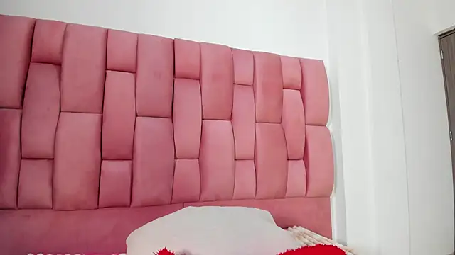 Lia sarahi online show from 01/12/26, 12:34