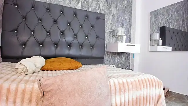 Lia sarahi online show from 02/09/26, 12:25