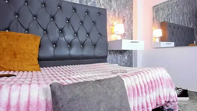 Lia sarahi online show from 02/11/26, 07:47