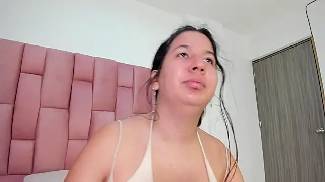 Snapshot of Lia_sarahi chatting on 12/05/25, 11:53 Lia sarahi online show from 12/05/25, 11:53