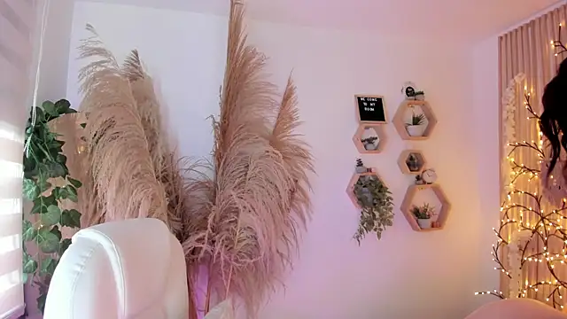 paulinacostello online show from 04/18/26, 05:15