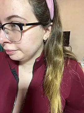 DienkaGreen online show from 11/20/25, 04:24