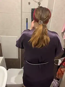 DienkaGreen online show from 11/18/25, 08:17