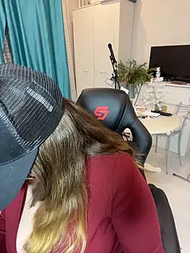 DienkaGreen online show from 01/18/26, 05:38