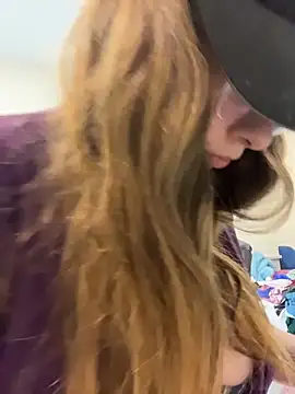 DienkaGreen online show from 03/03/26, 04:52