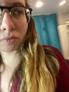 DienkaGreen online show from 11/23/25, 05:56