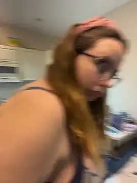 DienkaGreen online show from 12/20/25, 02:03