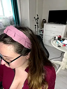 DienkaGreen online show from 11/12/25, 11:36