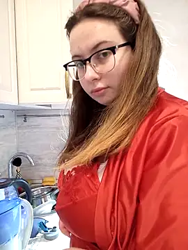 DienkaGreen online show from 12/14/25, 01:06