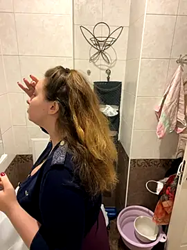 DienkaGreen online show from 11/16/25, 06:34