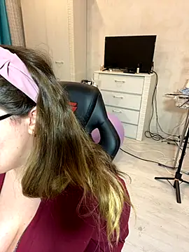 DienkaGreen online show from 11/30/25, 02:07