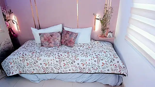 lena paulxo online show from 04/10/26, 04:03