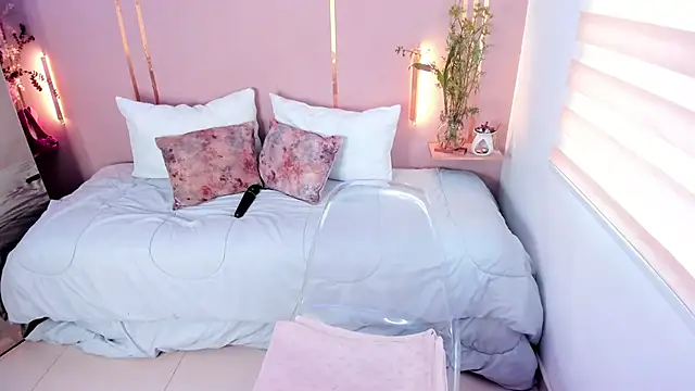 lena paulxo online show from 02/25/26, 06:30