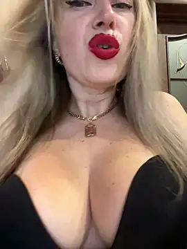 Snapshot of Kittenforyou chatting on 01/10/26, 01:28 Kittenforyou online show from 01/10/26, 01:28