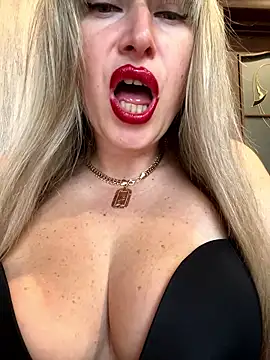 Snapshot of Kittenforyou chatting on 01/17/26, 01:15 Kittenforyou online show from 01/17/26, 01:15