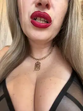 Snapshot of Kittenforyou chatting on 03/01/26, 01:00 Kittenforyou online show from 03/01/26, 01:00