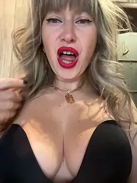 Snapshot of Kittenforyou chatting on 01/07/26, 01:27 Kittenforyou online show from 01/07/26, 01:27