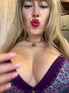 Snapshot of Kittenforyou chatting on 02/21/26, 02:19 Kittenforyou online show from 02/21/26, 02:19