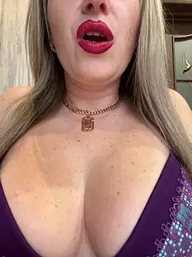 Snapshot of Kittenforyou chatting on 02/11/26, 01:00 Kittenforyou online show from 02/11/26, 01:00