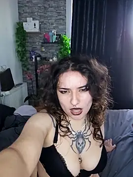 Moxxxie online show from 11/12/25, 03:16