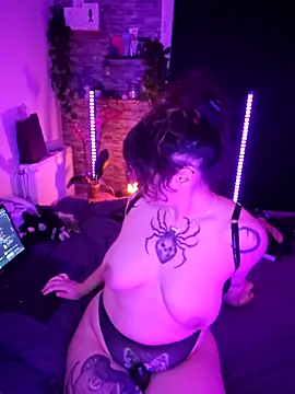 Moxxxie online show from 11/11/25, 07:30