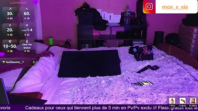 Moxxxie online show from 04/16/26, 02:07