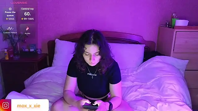 Moxxxie online show from 04/01/26, 04:37