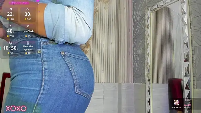 Snapshot of BriannaChelsea chatting on 11/21/25, 12:04 BriannaChelsea online show from 11/21/25, 12:04