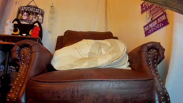 danidollxxx online show from 10/17/25, 04:27