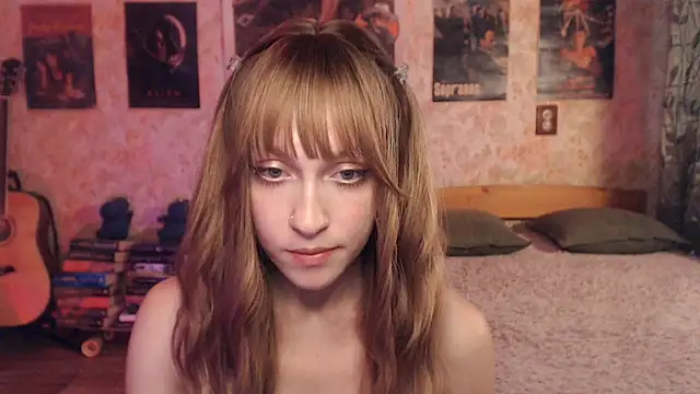 Snapshot of Friendly_Ellie chatting on 07/20/26, 02:30 Friendly Ellie online show from 07/20/26, 02:30
