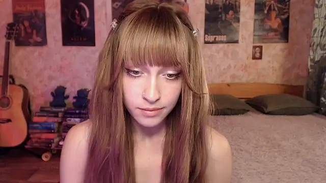 Snapshot of Friendly_Ellie chatting on 07/12/26, 12:55 Friendly Ellie online show from 07/12/26, 12:55