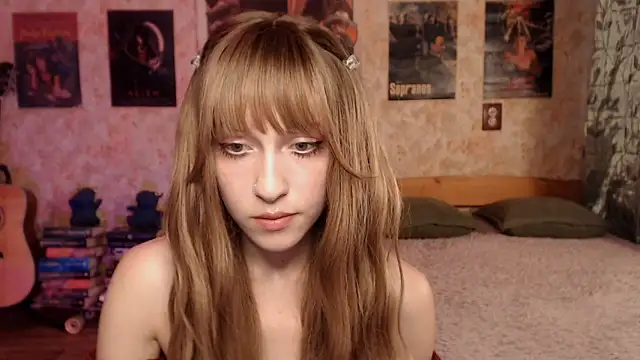 Snapshot of Friendly_Ellie chatting on 07/01/26, 12:33 Friendly Ellie online show from 07/01/26, 12:33