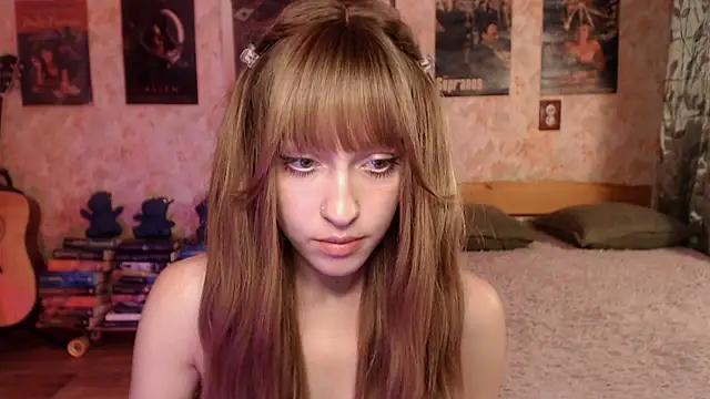 Snapshot of Friendly_Ellie chatting on 07/15/26, 12:17 Friendly Ellie online show from 07/15/26, 12:17