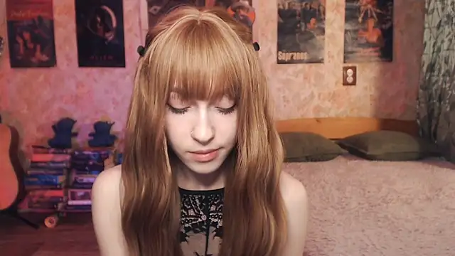 Friendly Ellie online show from 10/18/25, 01:18