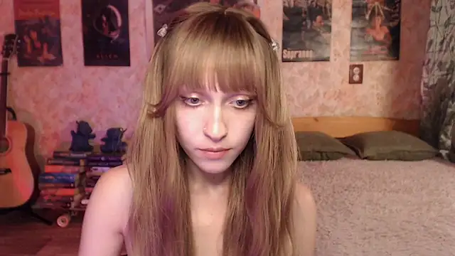 Snapshot of Friendly_Ellie chatting on 07/07/26, 02:20 Friendly Ellie online show from 07/07/26, 02:20