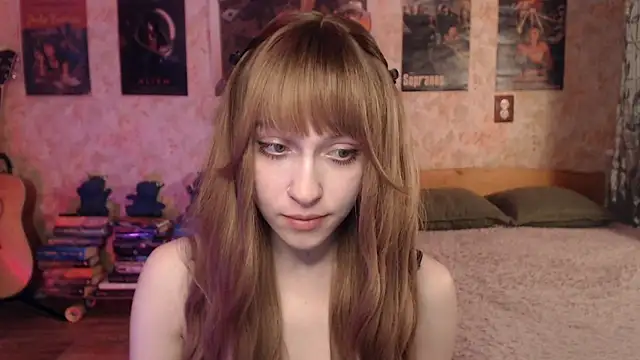 Friendly Ellie online show from 04/01/26, 01:41