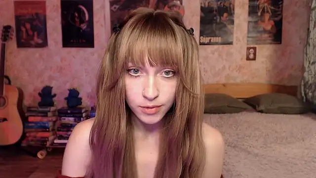 Snapshot of Friendly_Ellie chatting on 06/25/26, 12:30 Friendly Ellie online show from 06/25/26, 12:30