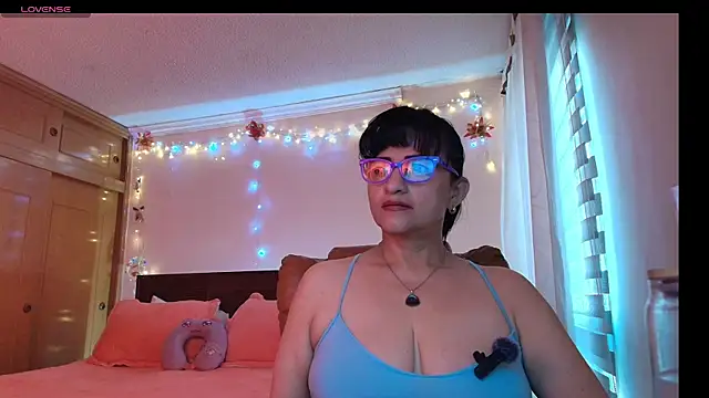 ISABEEL SOFIA01 online show from 04/12/26, 12:41