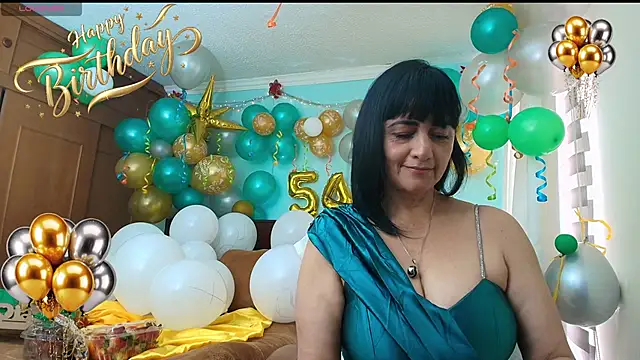Snapshot of ISABEEL_SOFIA01 chatting on 06/04/26, 04:00 ISABEEL SOFIA01 online show from 06/04/26, 04:00