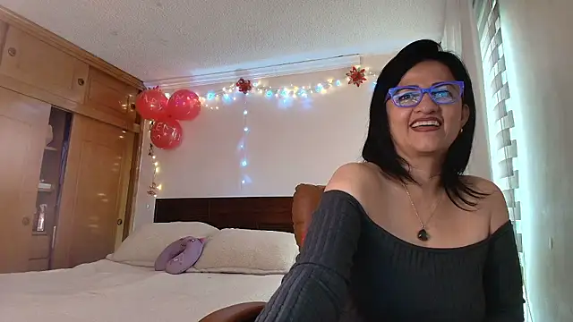 Snapshot of ISABEEL_SOFIA01 chatting on 02/19/26, 01:08 ISABEEL SOFIA01 online show from 02/19/26, 01:08