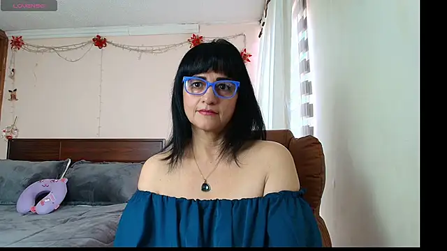 ISABEEL SOFIA01 online show from 04/22/26, 05:09